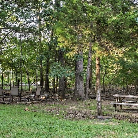 Lakefront Blue Eye Cottage With Hot Tub And Fire Pit! Luaran gambar