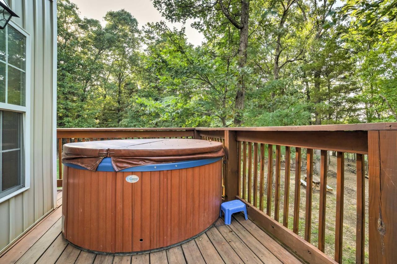 Lakefront Blue Eye Cottage With Hot Tub And Fire Pit! Luaran gambar