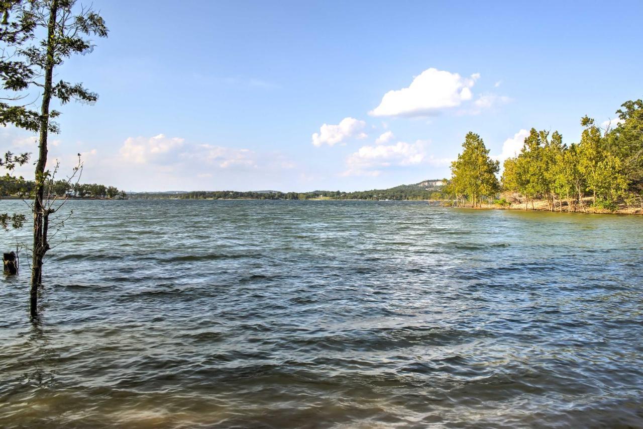 Lakefront Blue Eye Cottage With Hot Tub And Fire Pit! Luaran gambar