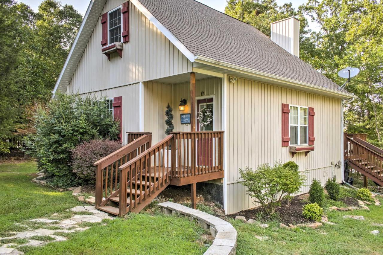 Lakefront Blue Eye Cottage With Hot Tub And Fire Pit! Luaran gambar